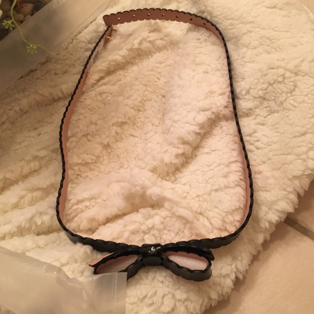 Kate Spade New York Black Scallop Belt - Picture 5 of 7
